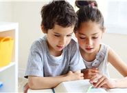 孩子学英语选择线上好还是线下好?