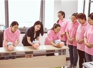 如何选择正规专业的月嫂培训机构?